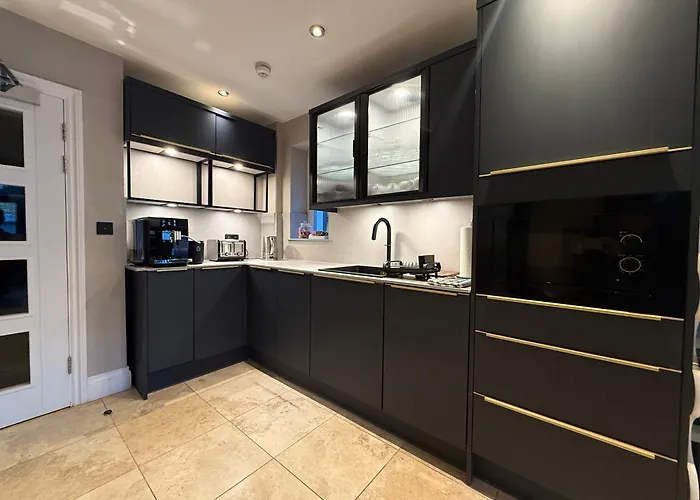 Number One Hundred Bed And Breakfast