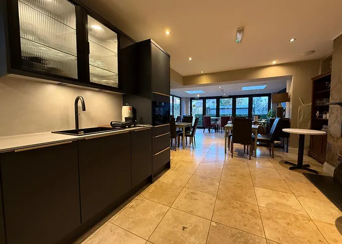 Number One Hundred Bed And Breakfast